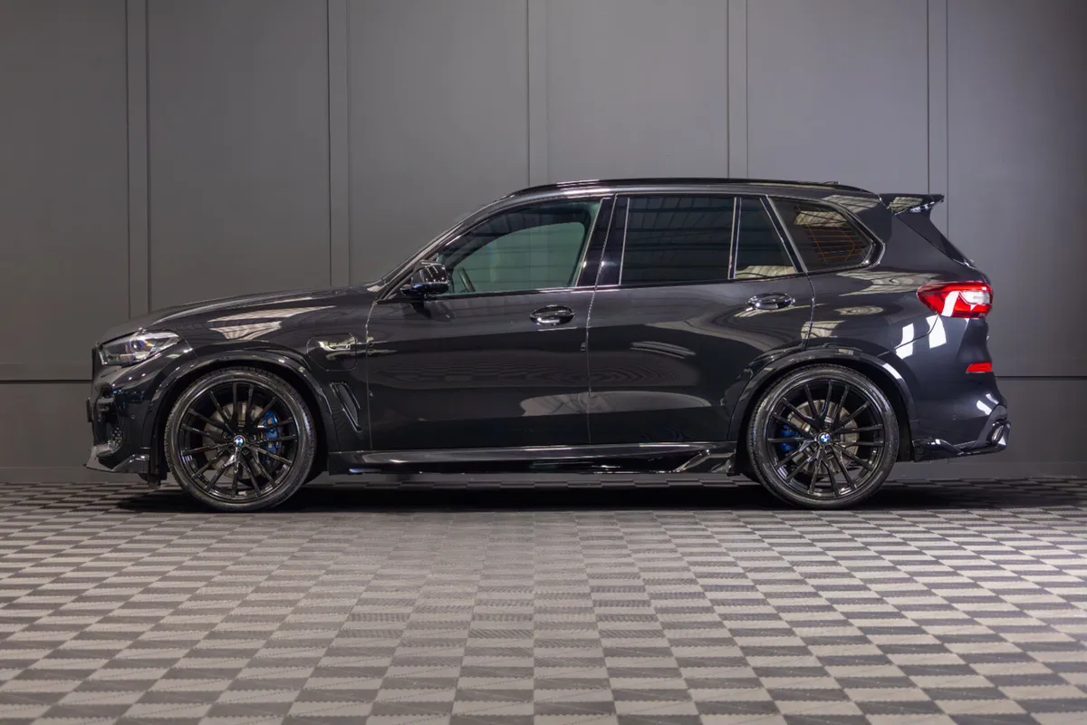 222 BMW X5 X-Drive 45e M-Sport - Image 3