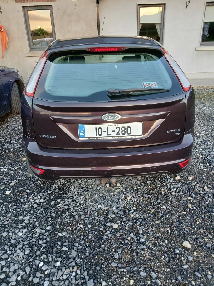 Ford Focus 2010 - Image 2