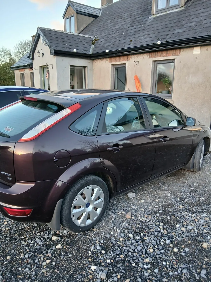 Ford Focus 2010 - Image 3