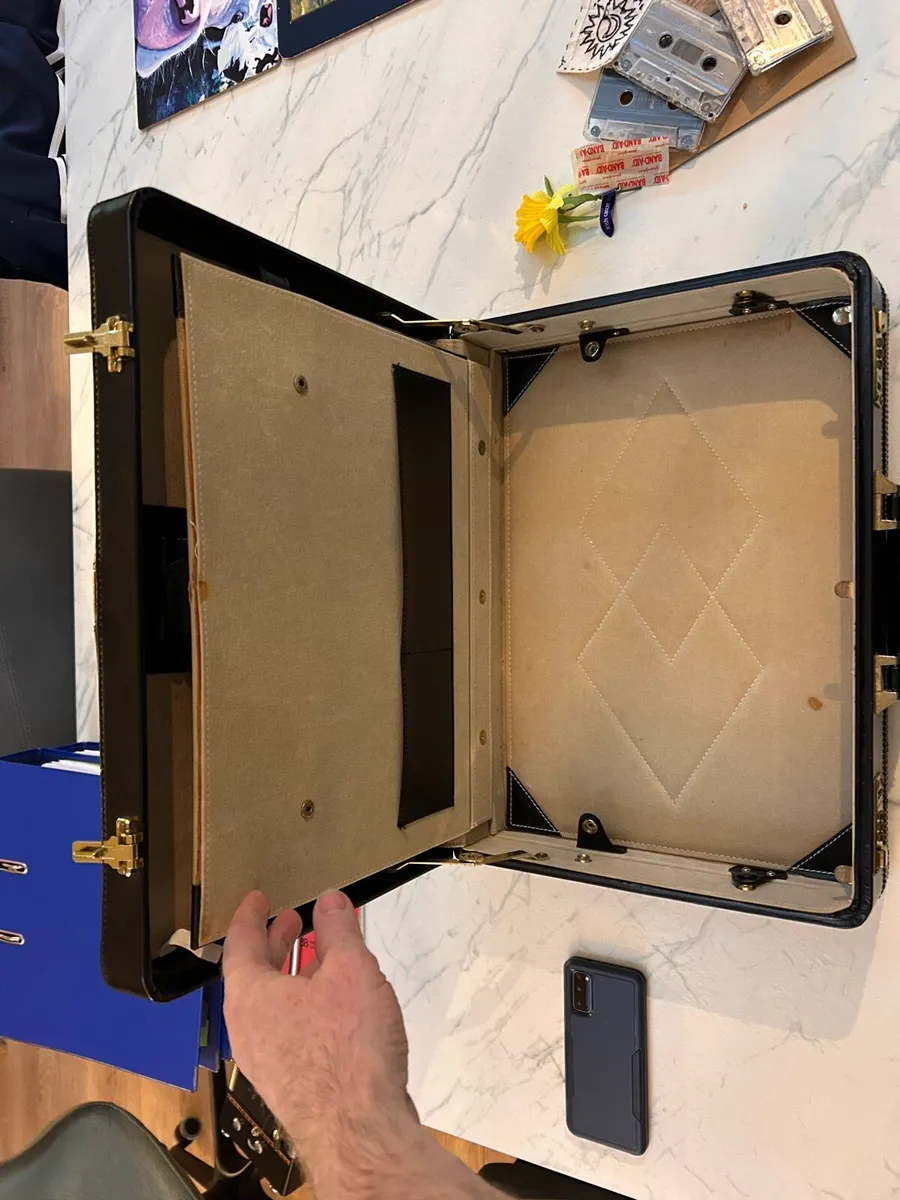 Black leather briefcase - Image 3