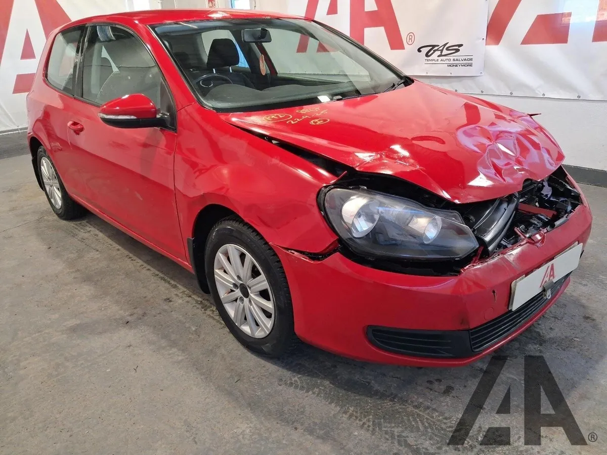 Volkswagen Golf s 1.2 tsi 5 speed petrol 3 door - Image 2