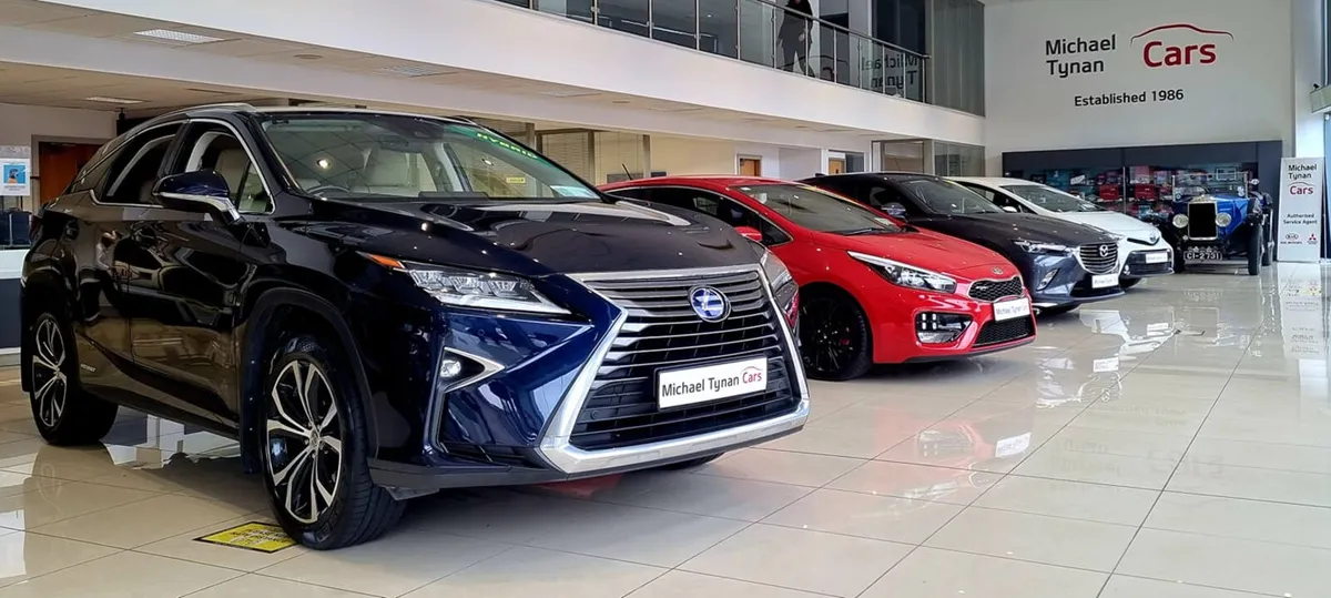 2024 Hyundai i20 Deluxe Plus, 16" Alloys, CarPlay - Image 2