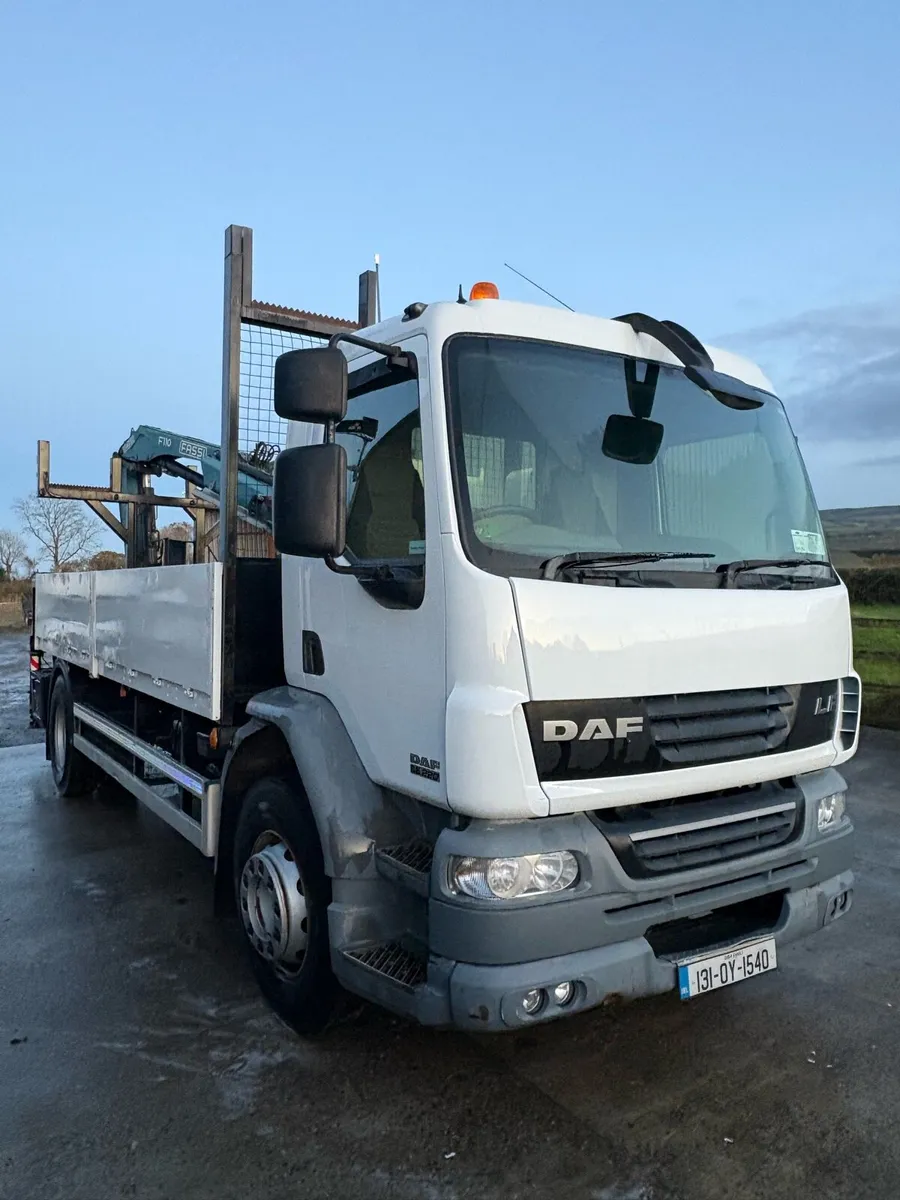 DAF LF 55 220 Crane Truck - Image 1