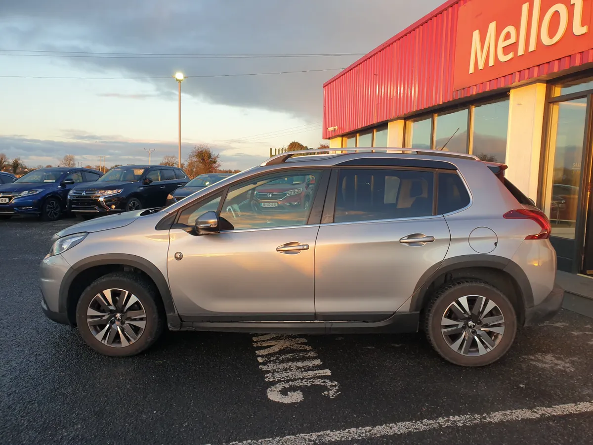 PEUGEOT 1.2 ALLURE AUTO - Image 3