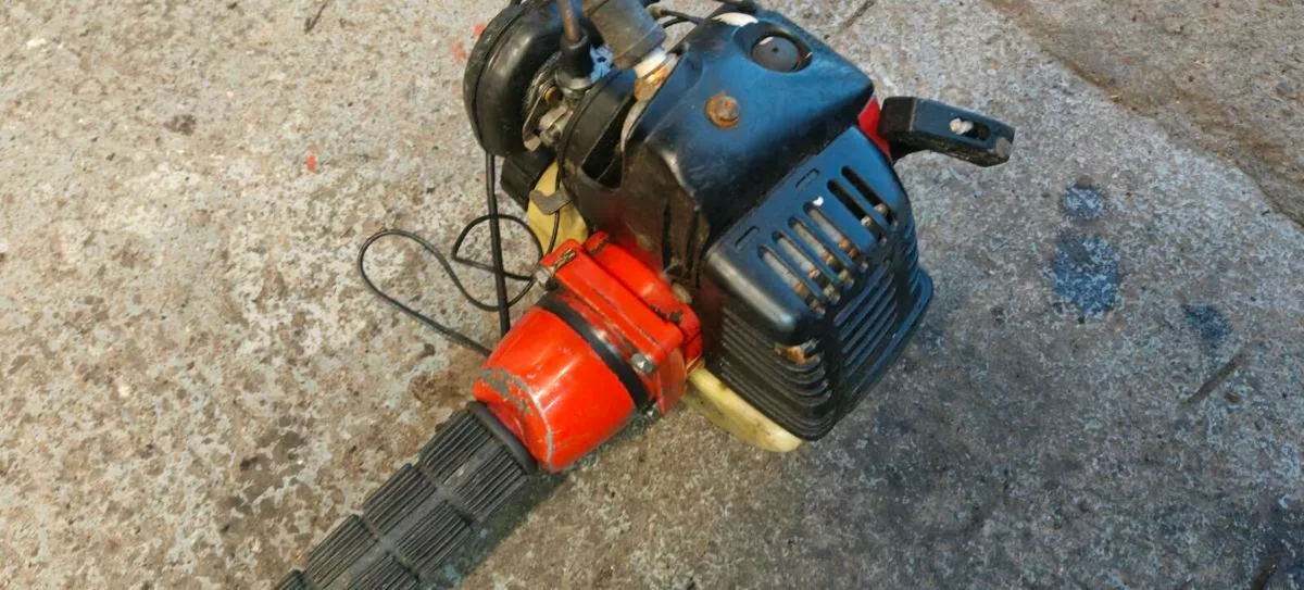 Kawasaki strimmer - Image 2
