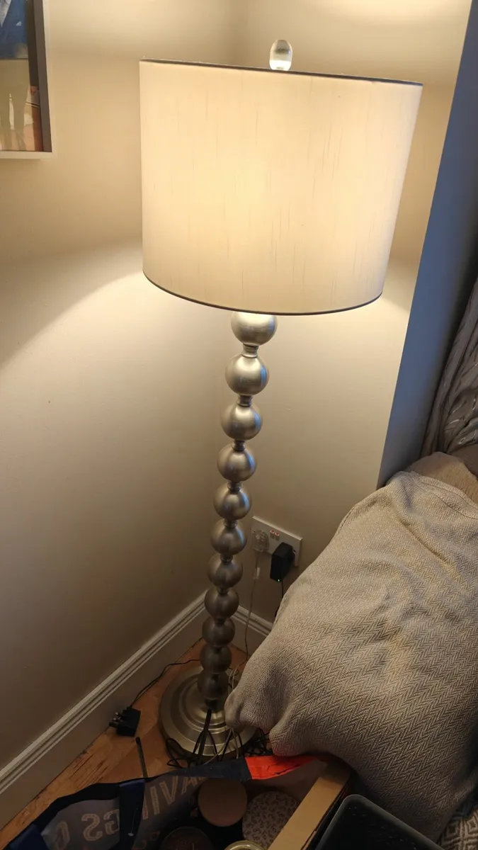 Floor lamp - Image 1