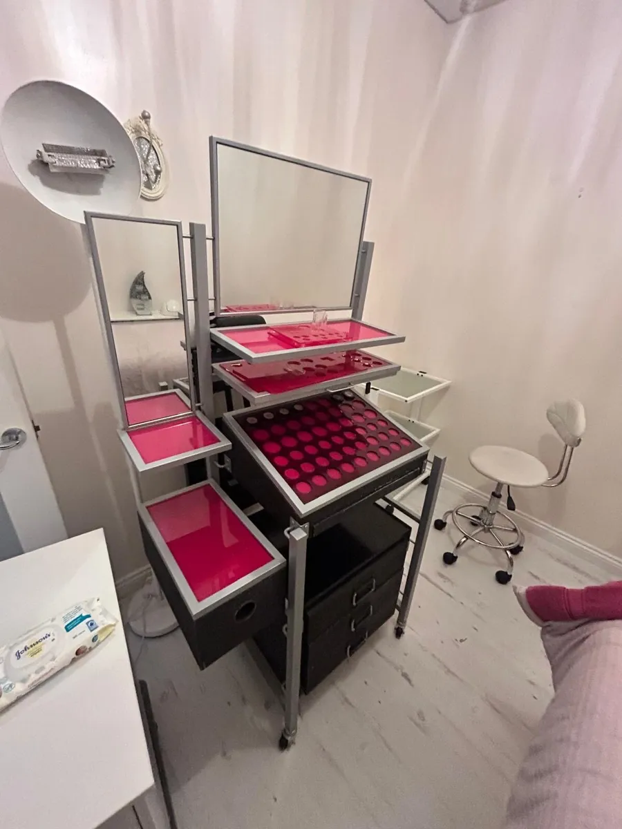 Beauty Salon Contents - Image 2