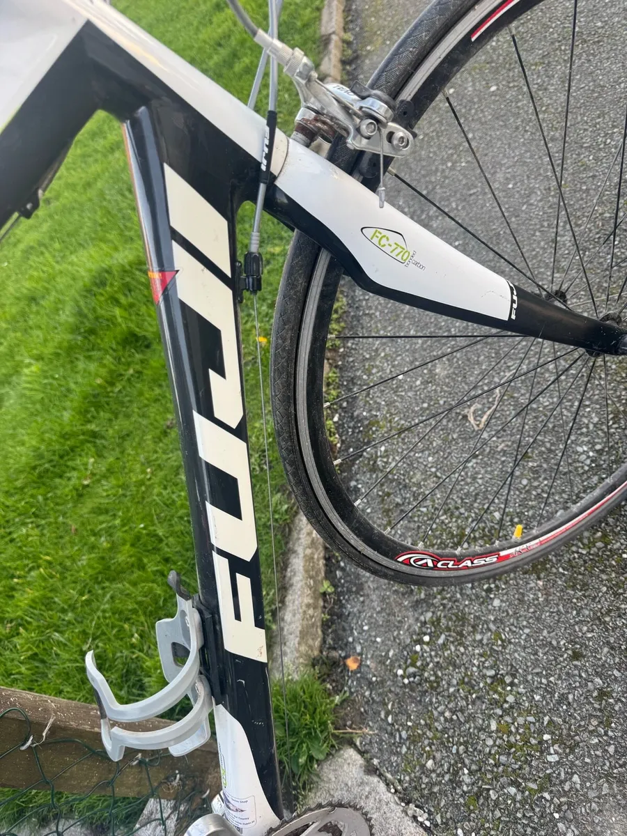 Fuji Men’s road bicycle with tri bars - Image 3