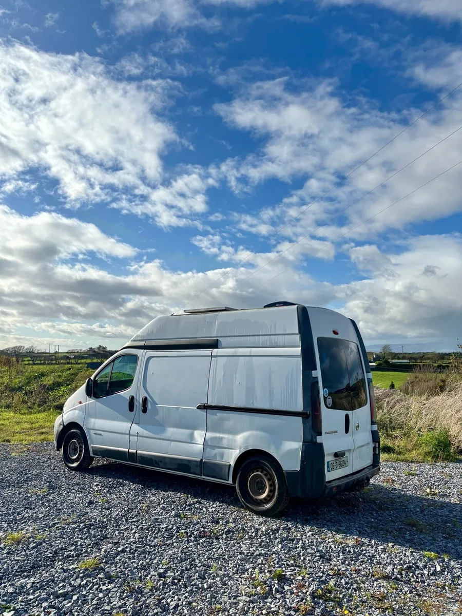 Renault Traffic High Roof Camper - Image 4