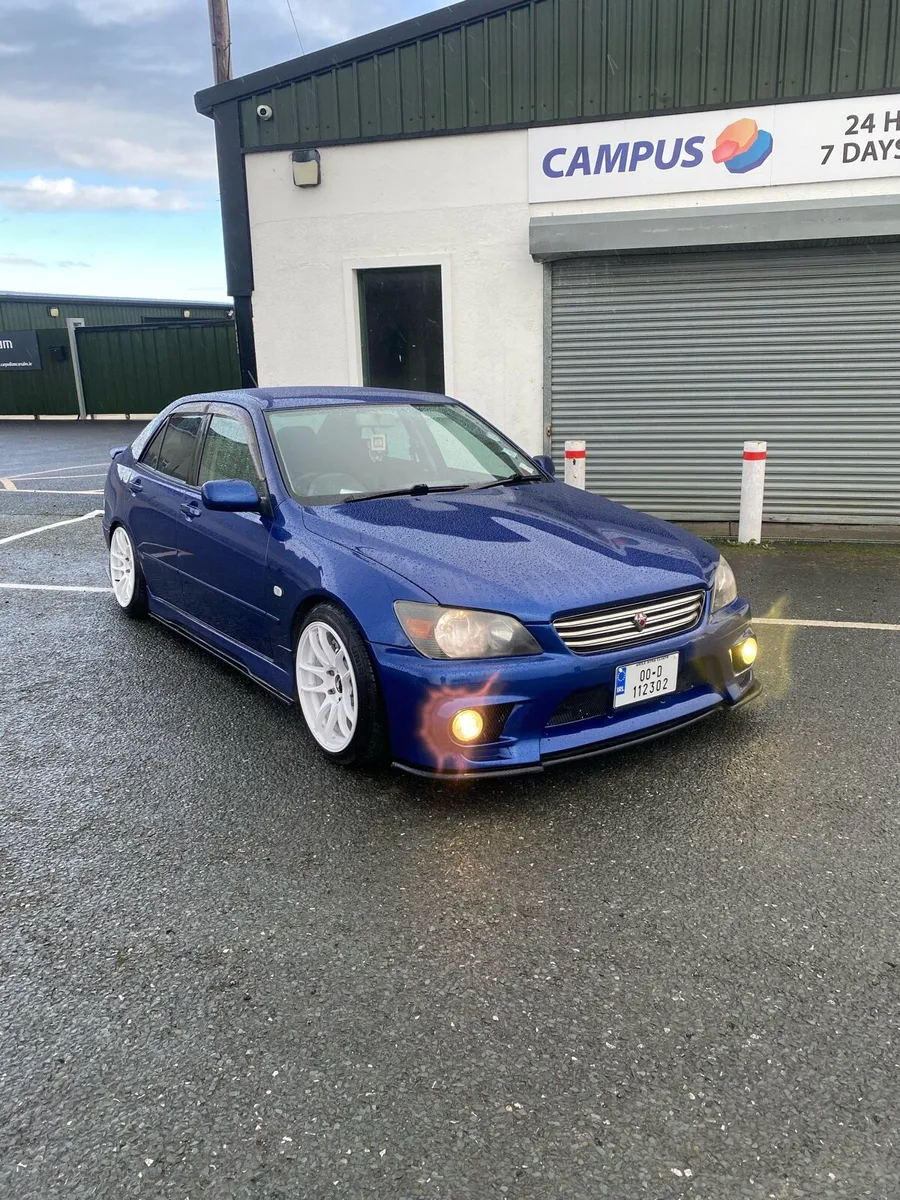 Toyota altezza - Image 1