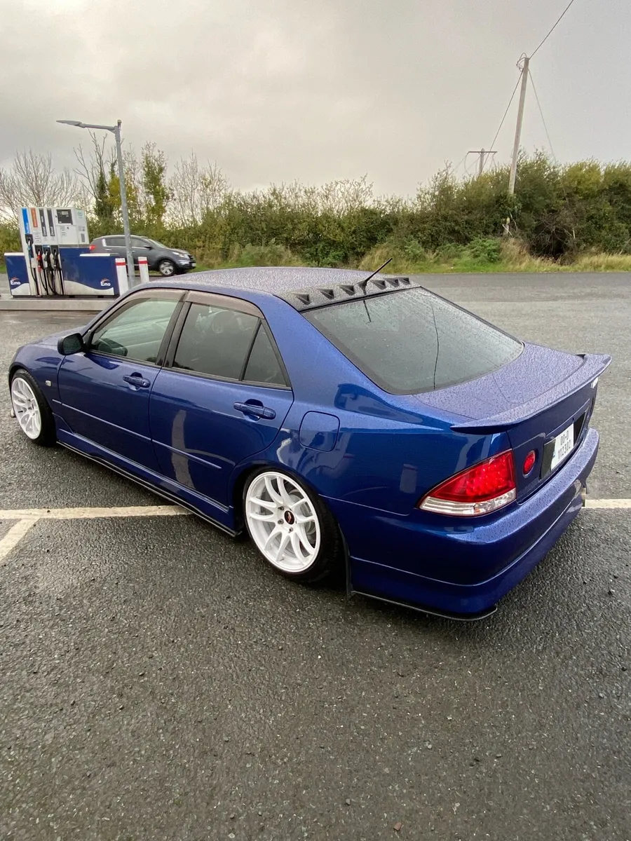 Toyota altezza - Image 2