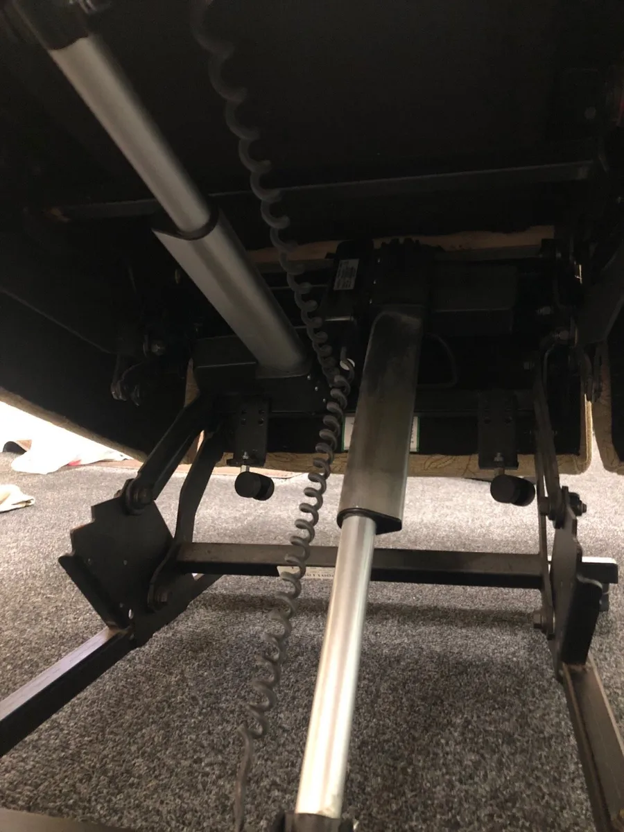 Electric Rise Recline Chair - Image 4