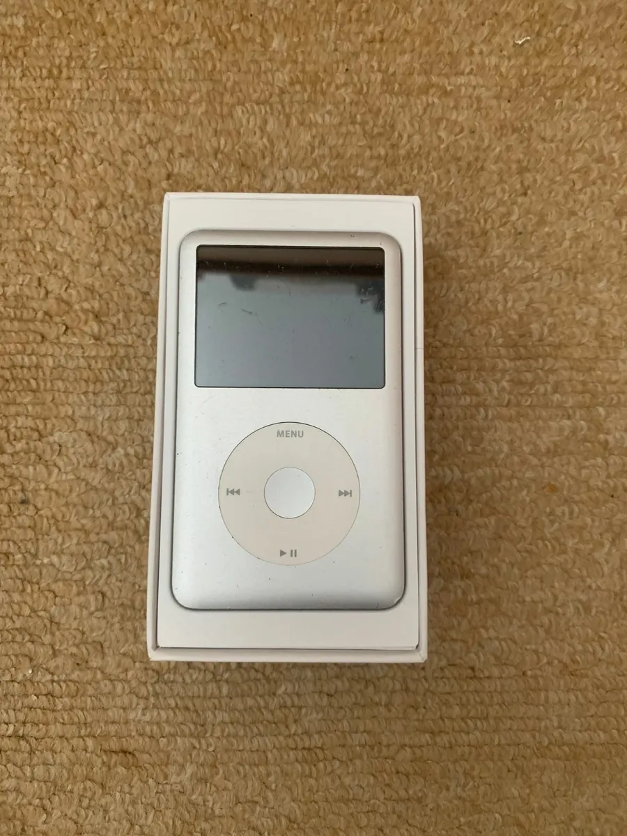 ipod Classic 160GB Silver - Image 2