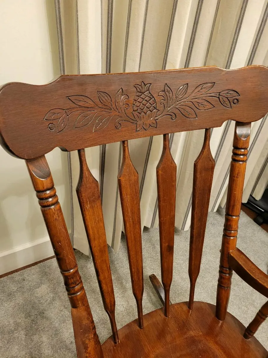 Brown rockin chair - Image 1