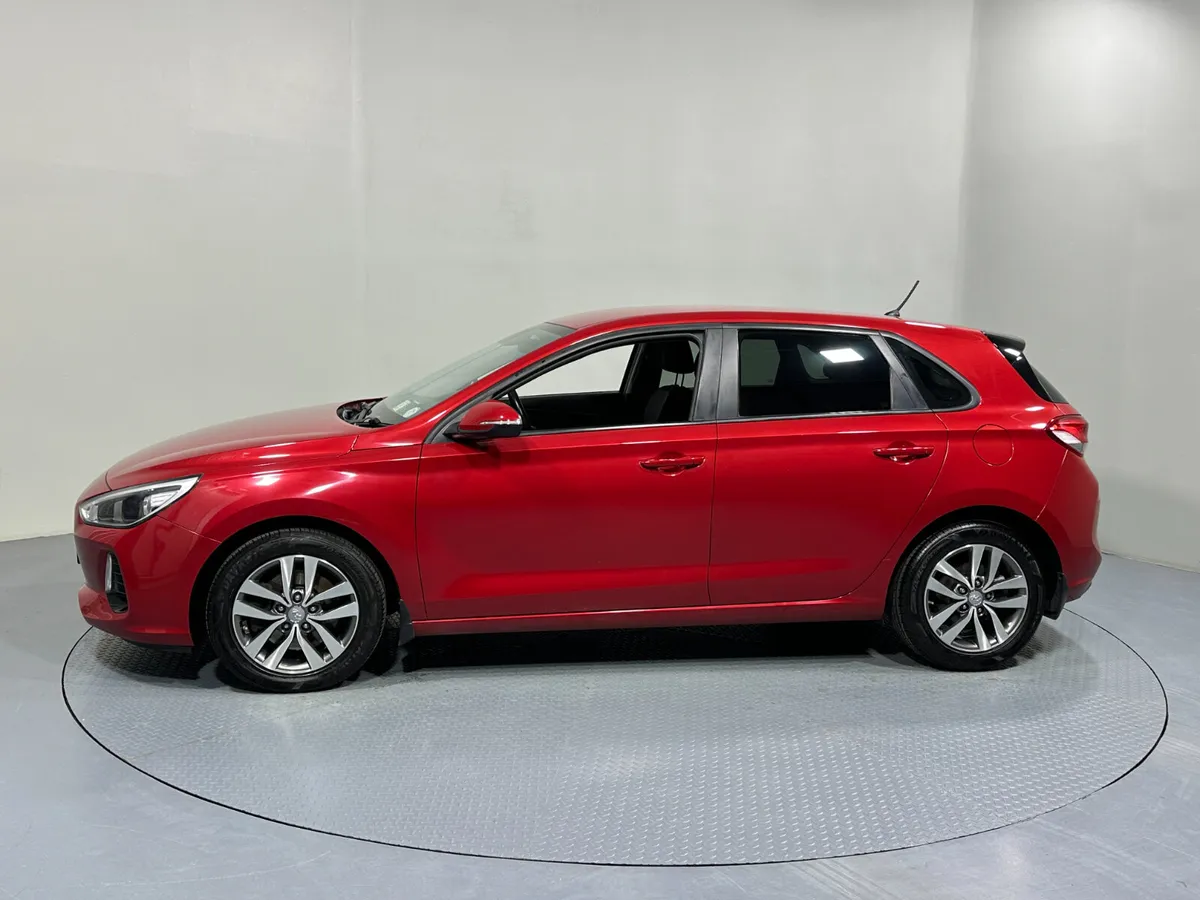 Hyundai i30 Deluxe 1.6 Crdi 171 - Image 4