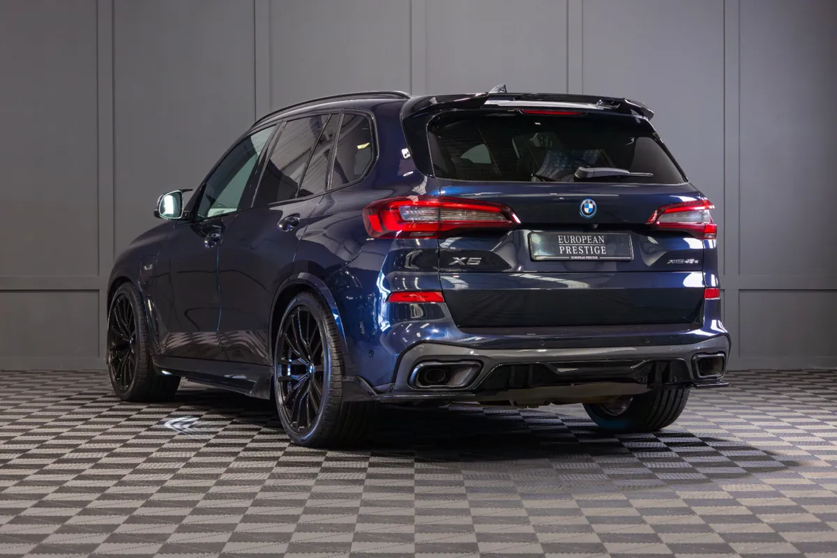 2022 BMW X5 X-Drive 45e M-Sport - Image 4