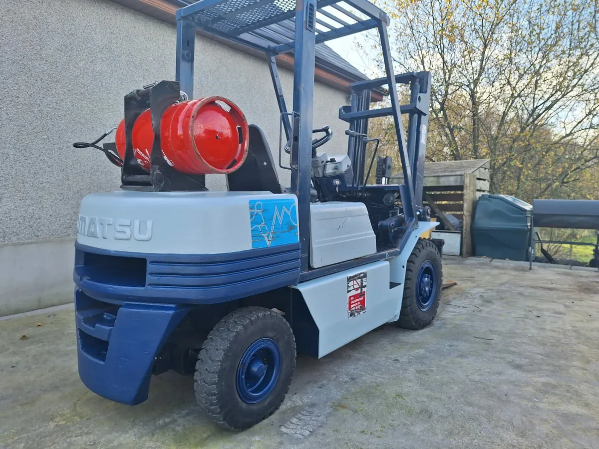 Komatsu Gas Forklift - Image 1