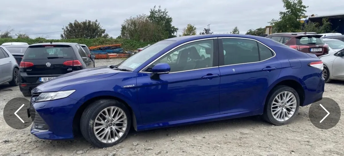 2020 Toyota Camry 2.5 Hybrid platinum model - Image 4