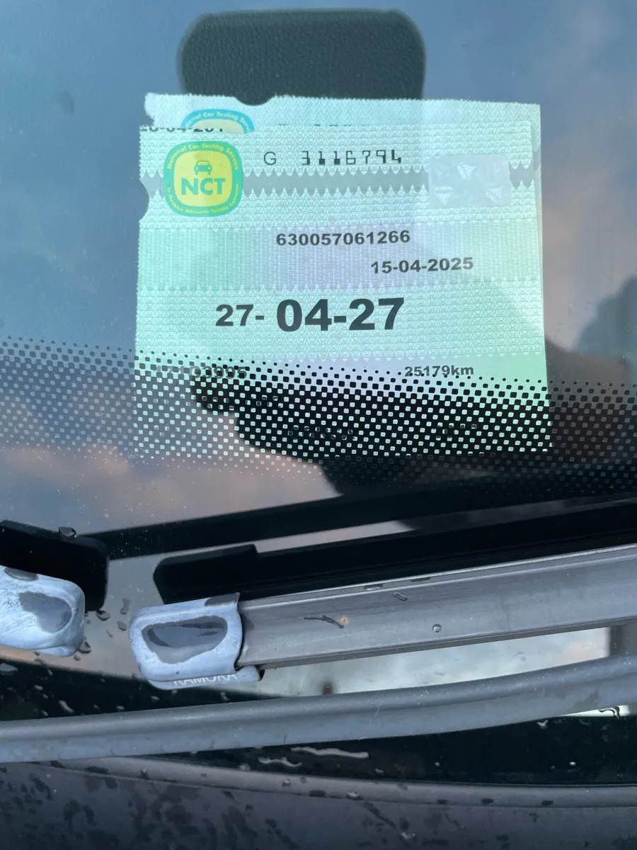 Opel corsa sc 1.4 petrol - Image 3