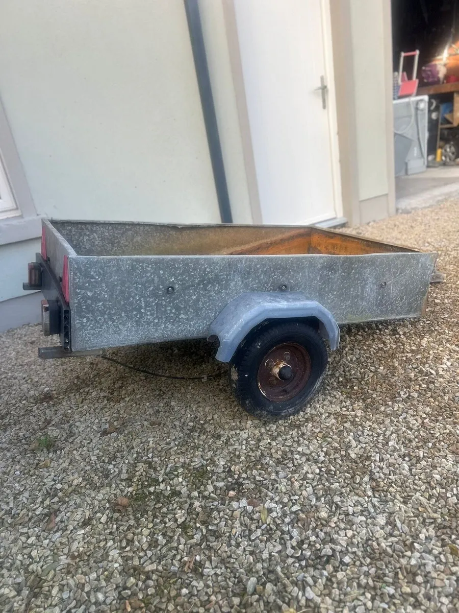 Small trailer - Image 2