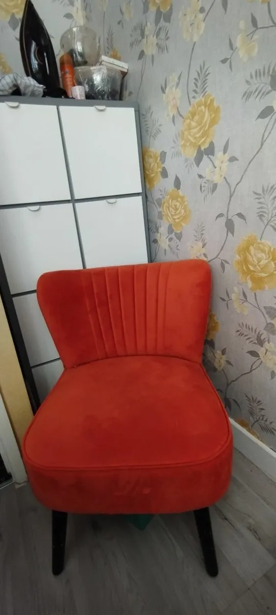 Bedroom chairs - Image 1