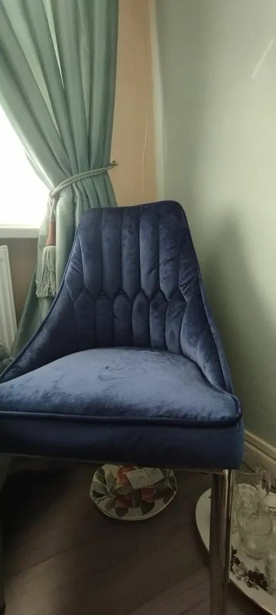 Bedroom chairs - Image 2