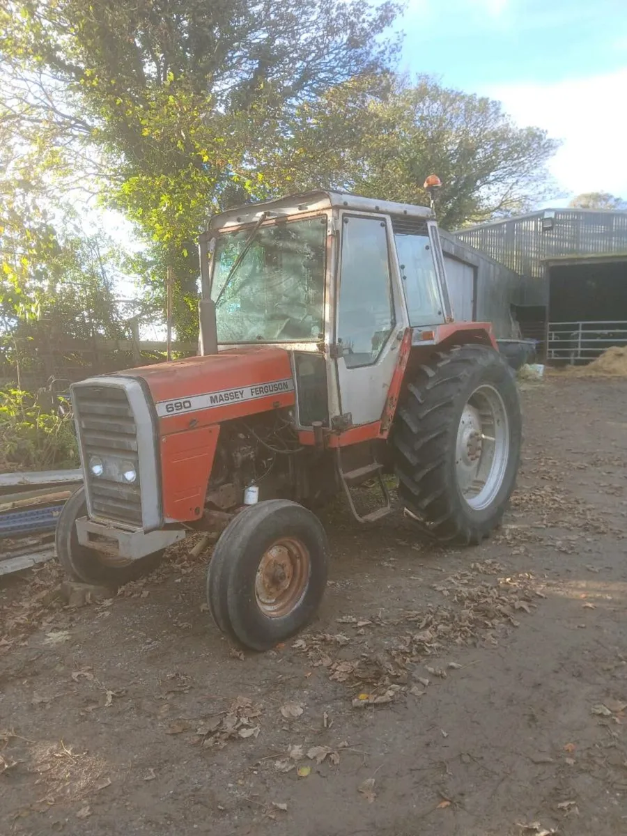 Massey 690 - Image 1