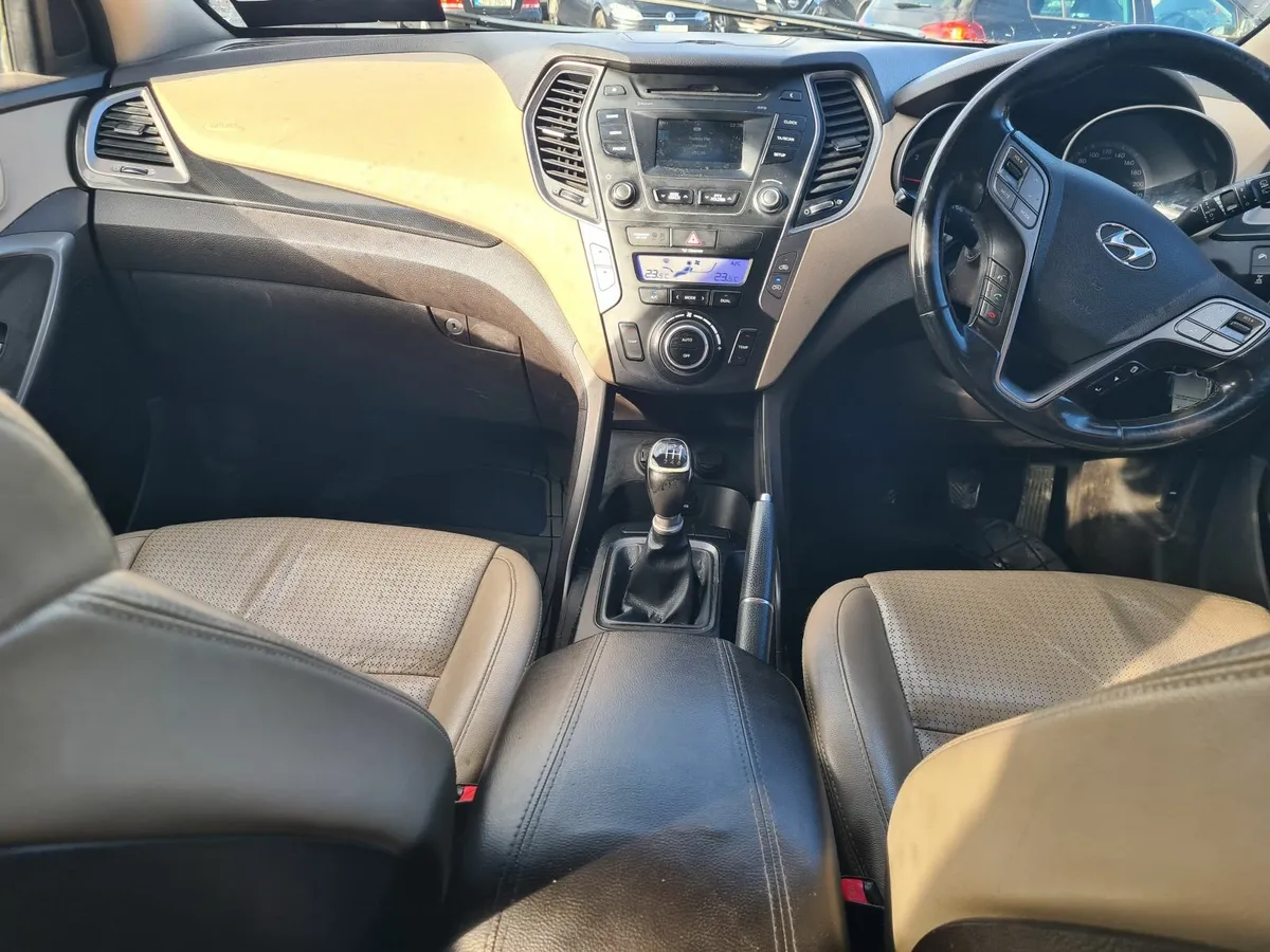 Hyundai Santa Fe 2014 - Image 4