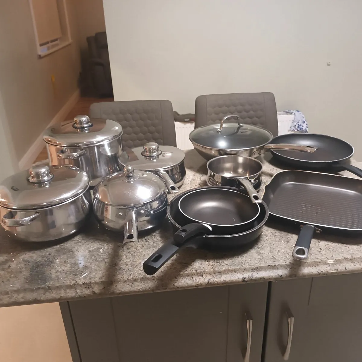 Saucepans and pans - Image 2