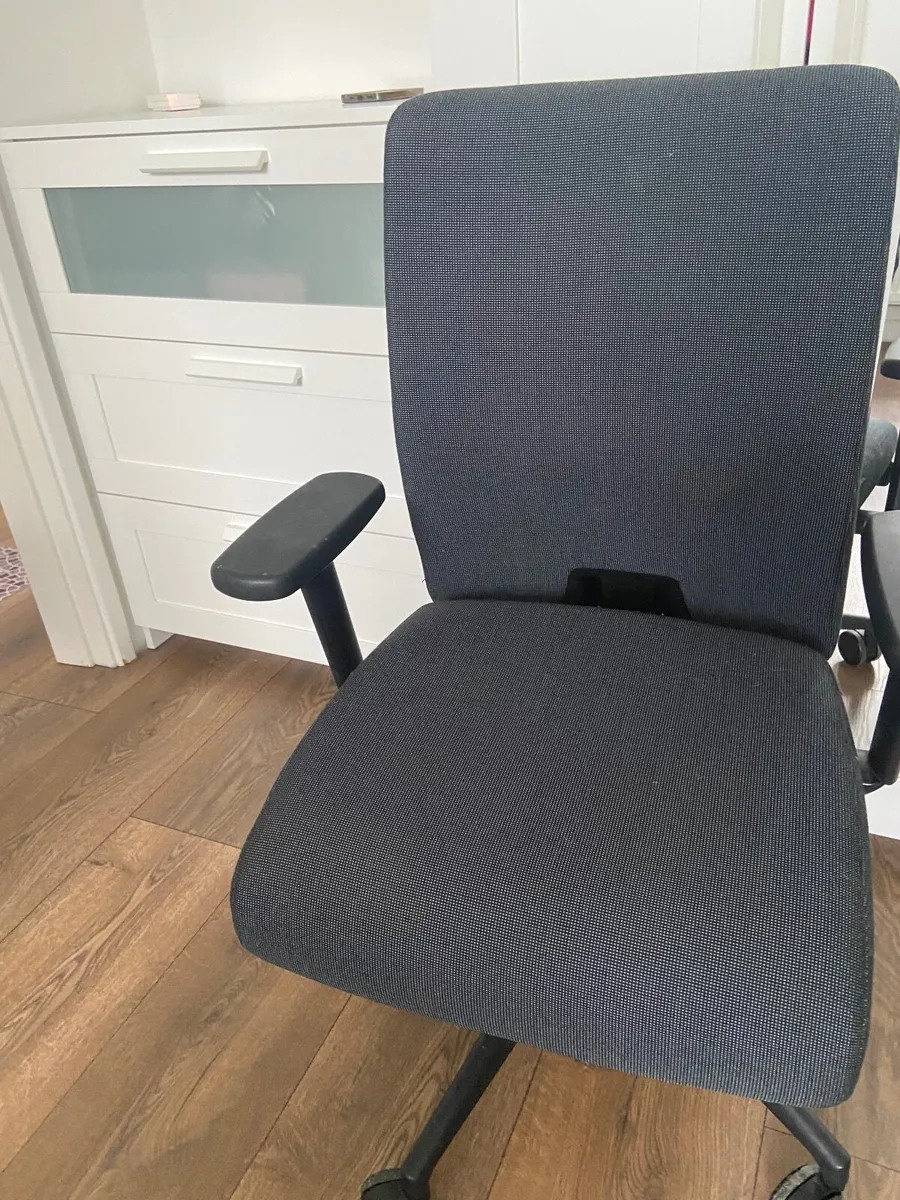 Office chair - Image 2