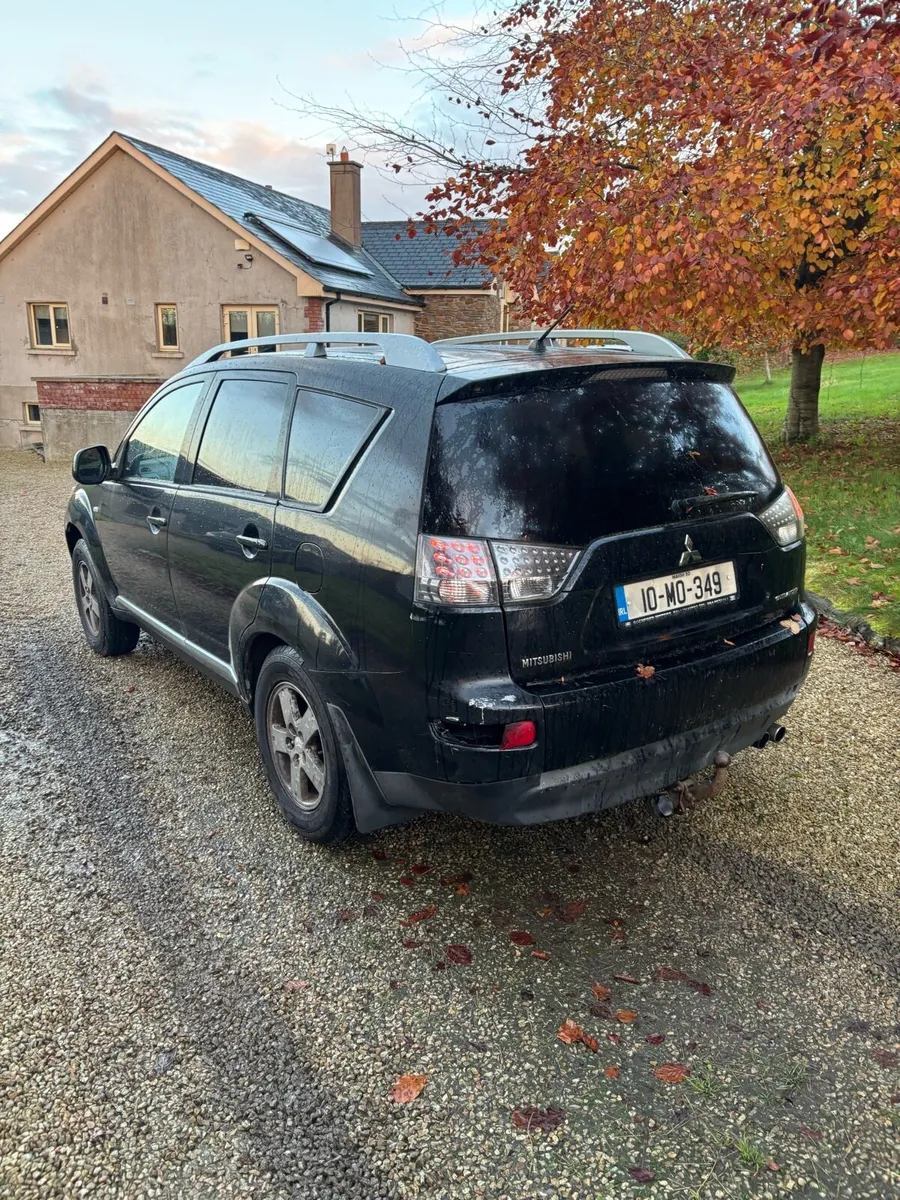 2010 Mitsubishi Outlander 7 seater - Image 3