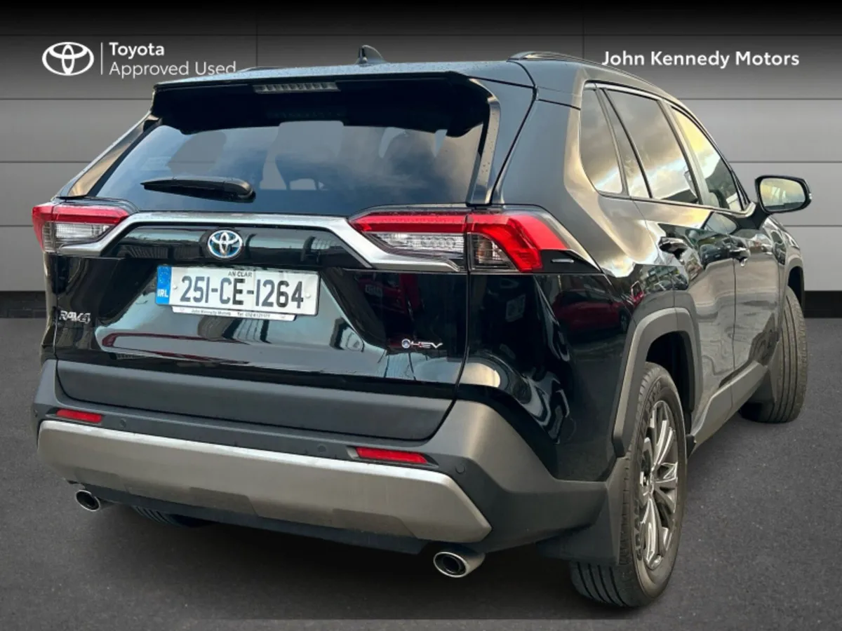Toyota RAV4 HYBRID PLATINUM FWD - Image 2