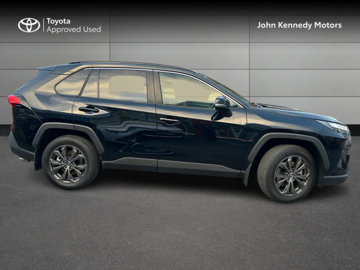 Toyota RAV4 HYBRID PLATINUM FWD - Image 3