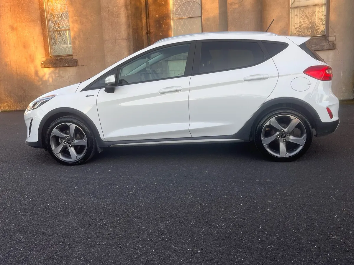 2019 Ford Fiesta - Image 4