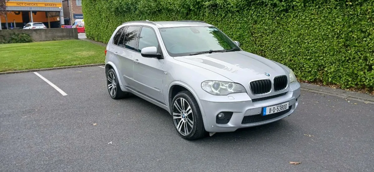 2011 bmw x5 40d M sport crew cab - Image 1