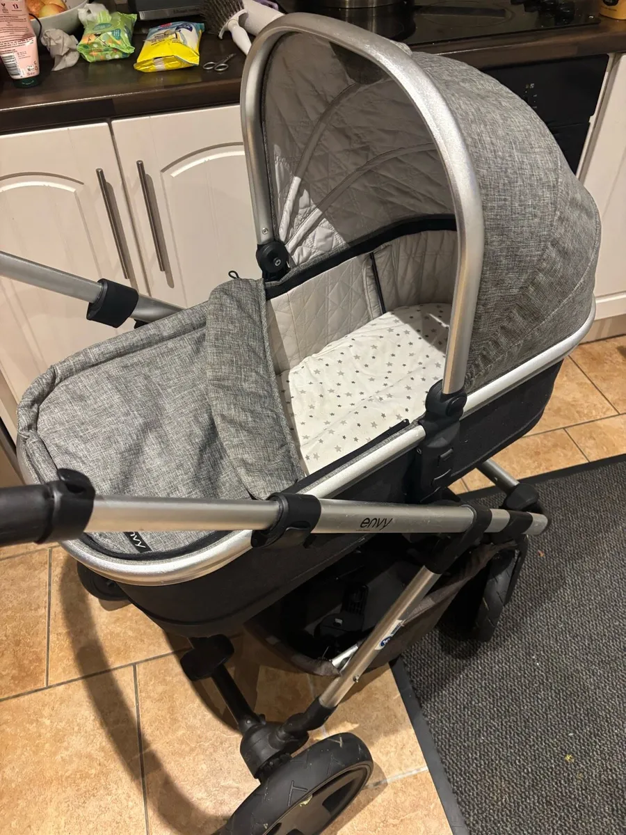 Baby Elegance Envy Travel System - Image 1