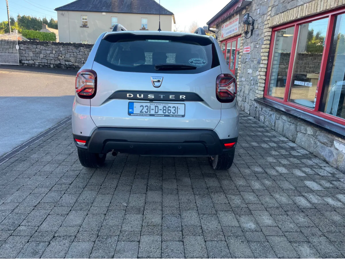 Dacia Duster COMFORT BLUE DCI 115 5DR - Image 2