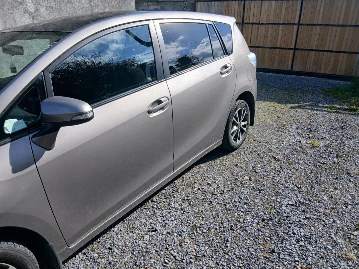 Toyota verso - Image 2
