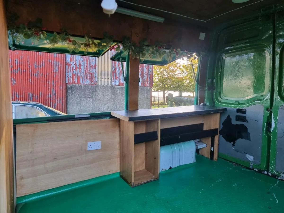 Renault Foodtruck/needs engine replacement. - Image 4