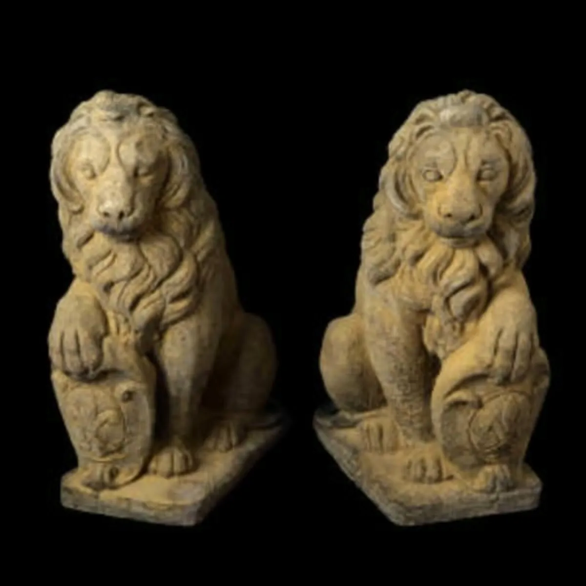 Heraldic Lion EG024