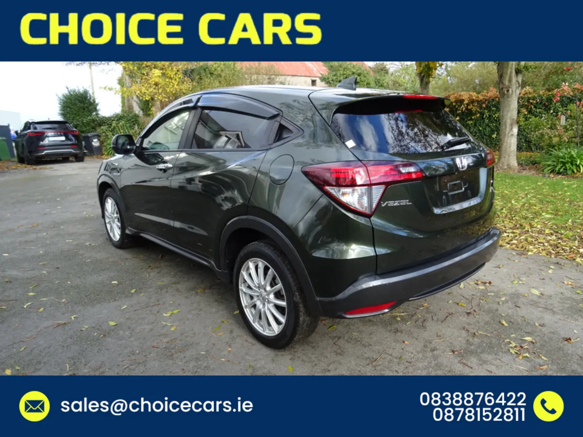Honda Vezel 1.5 AUTO HYBRID ANDROID AUTO - Image 3