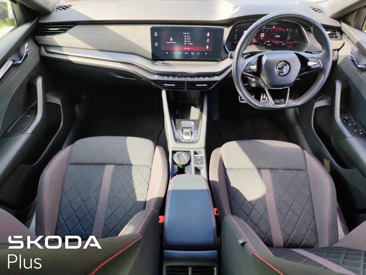 Skoda Octavia RS 2.0 TDI 200BHP DSG 5DR AUTO - Image 2