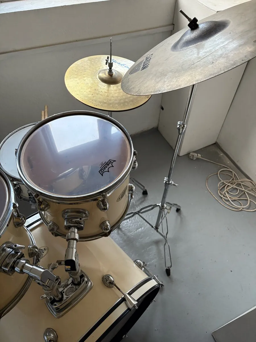 Pearl Target Drum Kit - Image 2