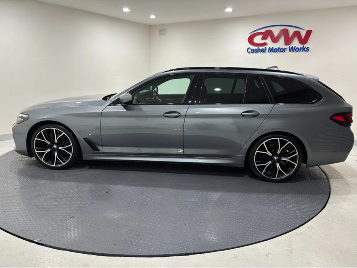 BMW 5-Series M SPORT MHEV 5DR AUTO ESTATE**PRO PAC - Image 4