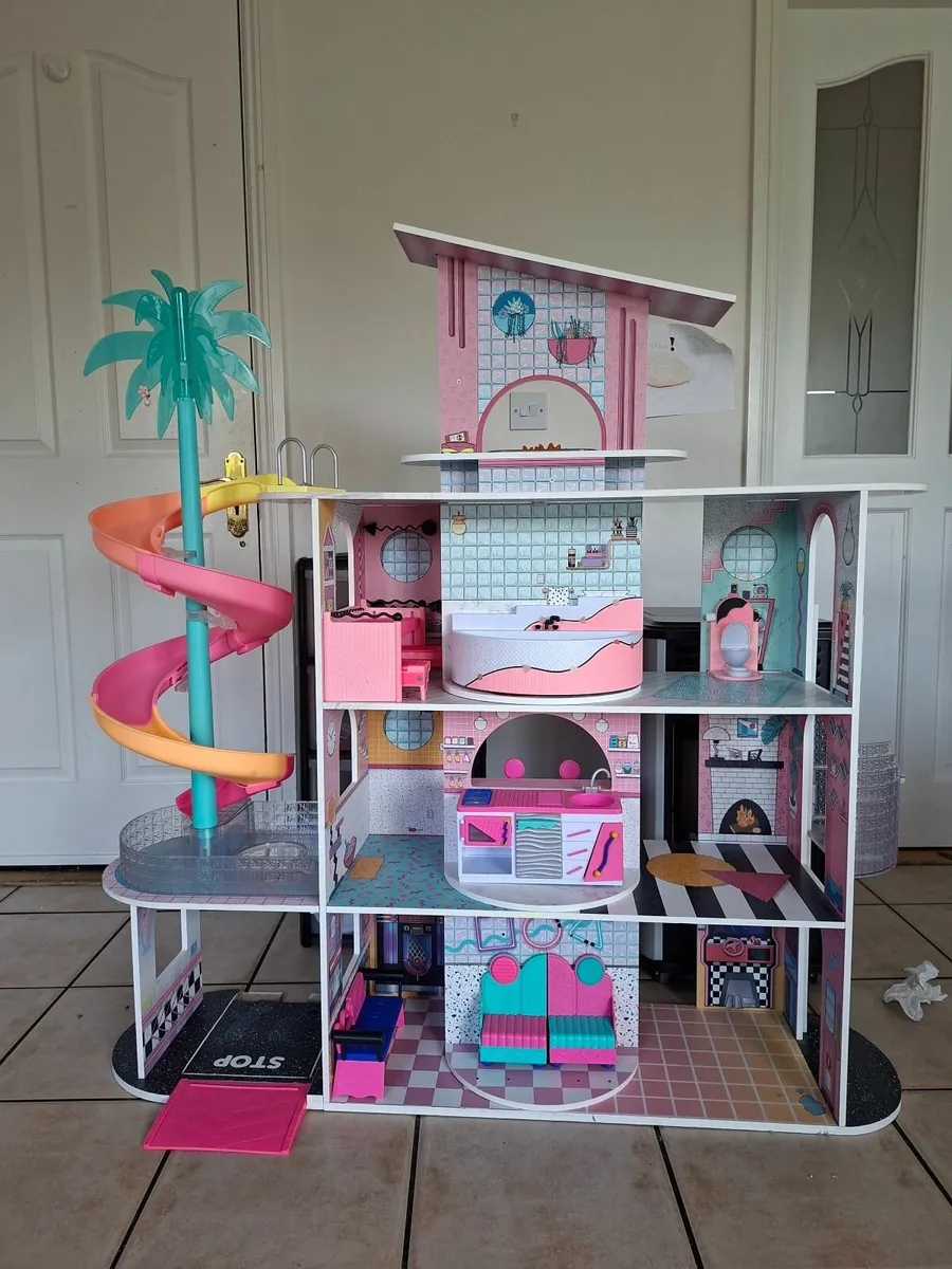 Lol OMG Surprise house - Image 2