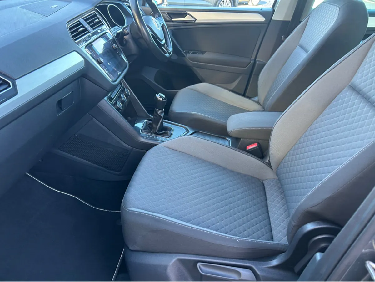 Volkswagen Tiguan CL 2.0 TDI 115HP MANUAL 6SPEED F - Image 4