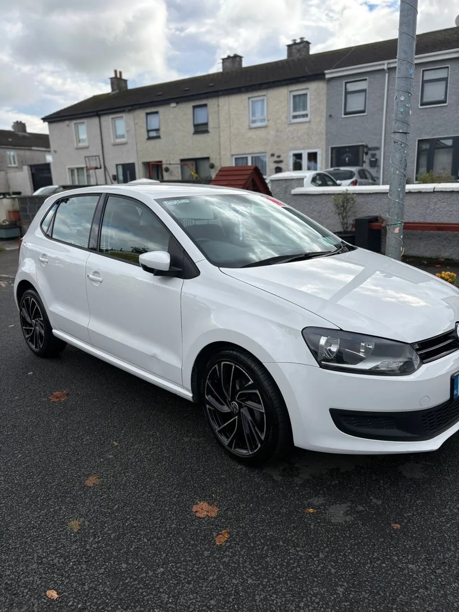 Volkswagen polo automatic - Image 1