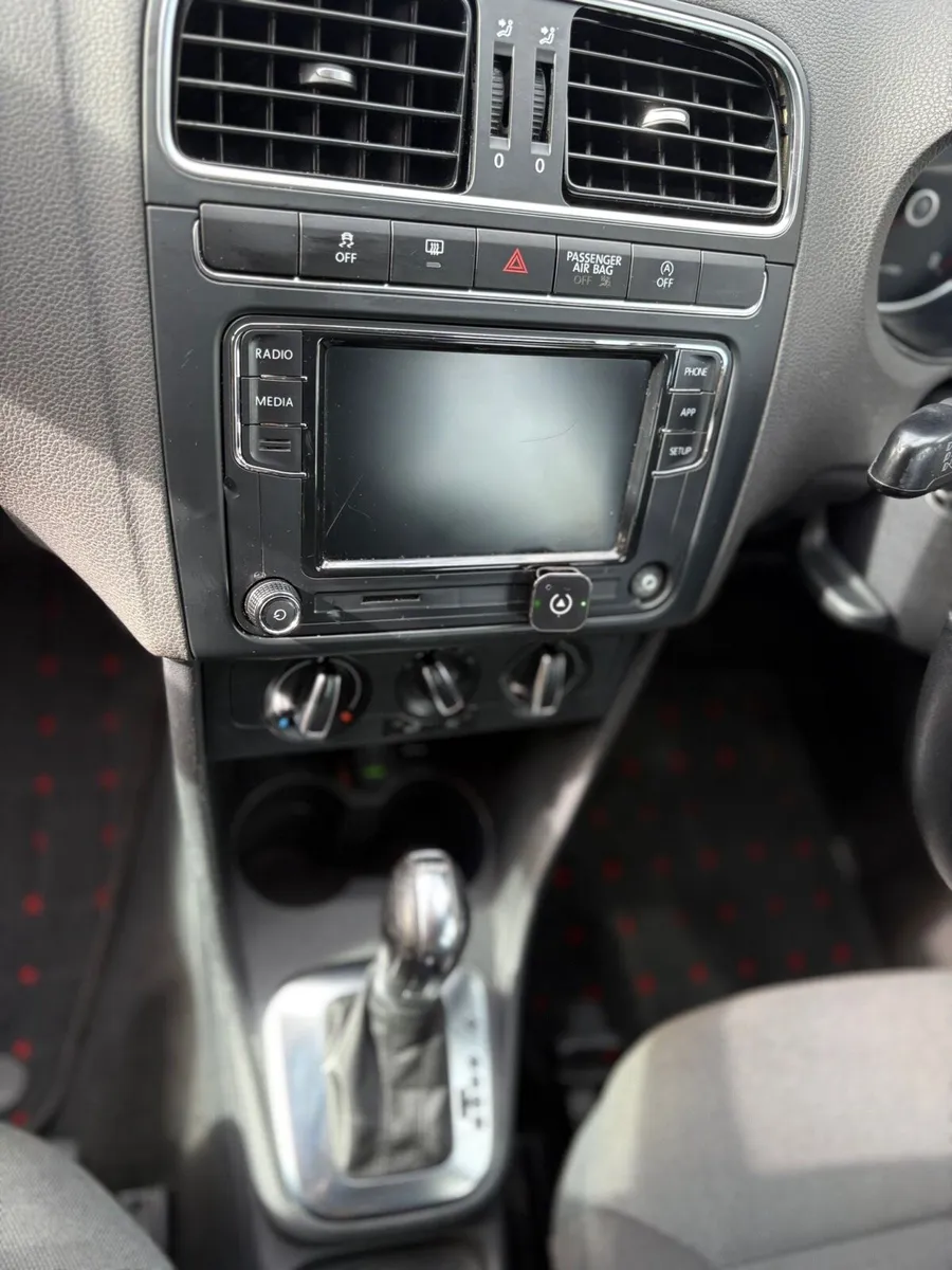 Volkswagen polo automatic - Image 3