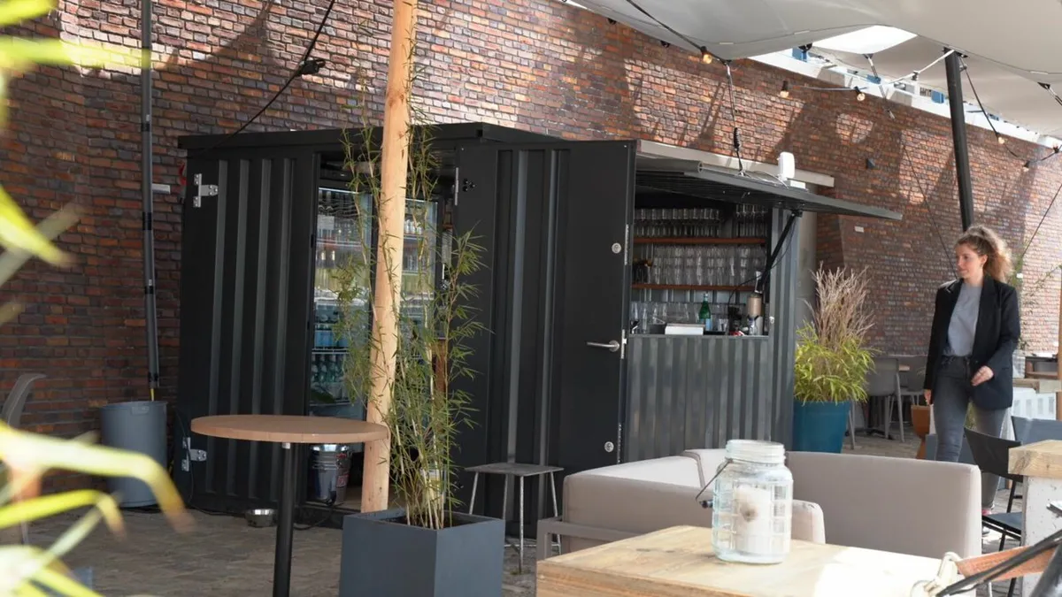 Modern 4x2 Bar Container – Weatherproof Build - Image 2