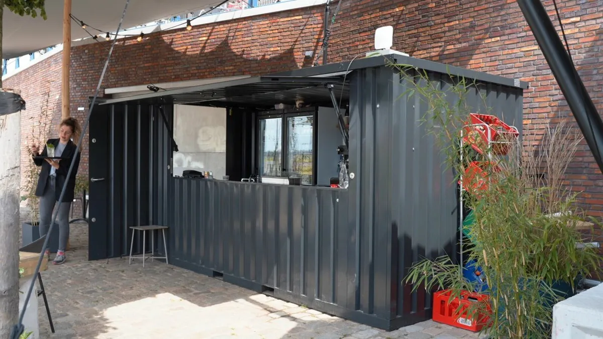 Modern 4x2 Bar Container – Weatherproof Build - Image 3